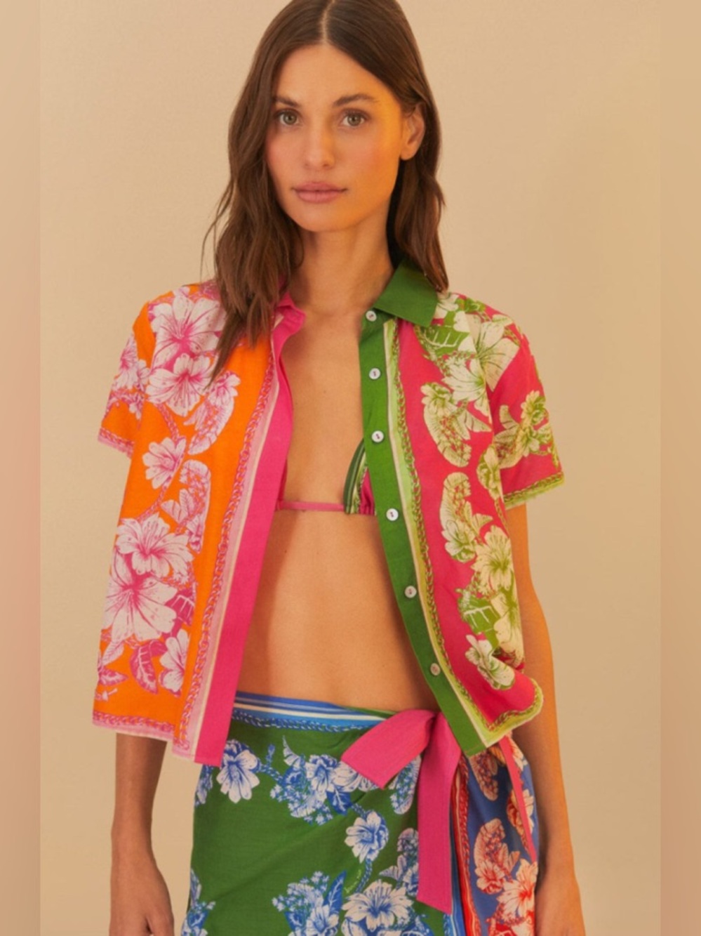 FARM Rio FLORAL ELEGANCE MIXED
SCARVES SHIRT - Picture 2 of 8